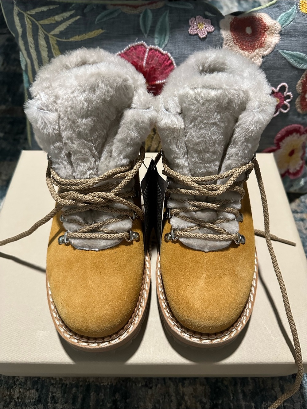 Women’s Suede Lace-Up Boots with Faux Fur in Camel